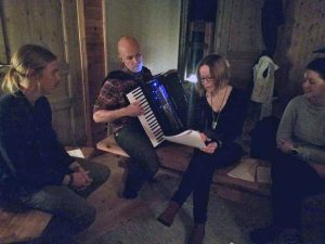 I tillegg til flaggdiskusjonene, besto høstsamlingen av en musikkworkshop med Jan Johansson og Susanna Rantatalo, kjent fra blant annet Jord.