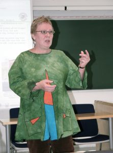 Kvensk fikk status som et språk i Norge i 2005, og allerede januar 2006 kunne Eira Söderholm åpne det første kvenskkurset ved UiT januar 2006.