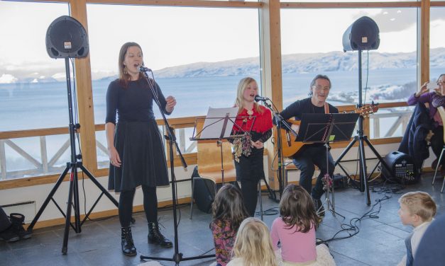 Musikkforestilling for store og små