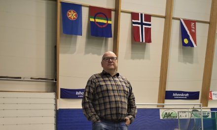 – Vi er nok den første arenaen i verden med kvensk flagg