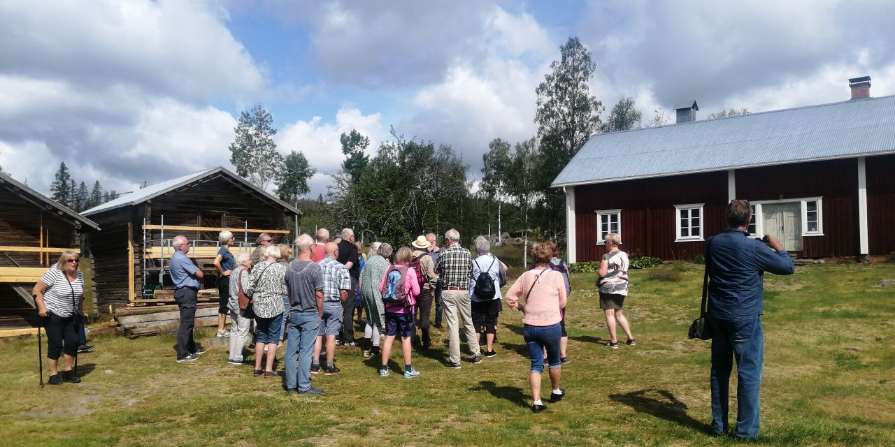 Fylte bussen og dro til svensk side