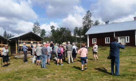 Fylte bussen og dro til svensk side