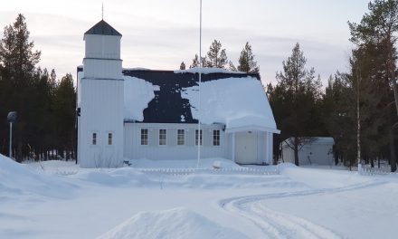 Kvenkommune må stenge kirker