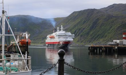 Skal flagge «ytterst i verden»