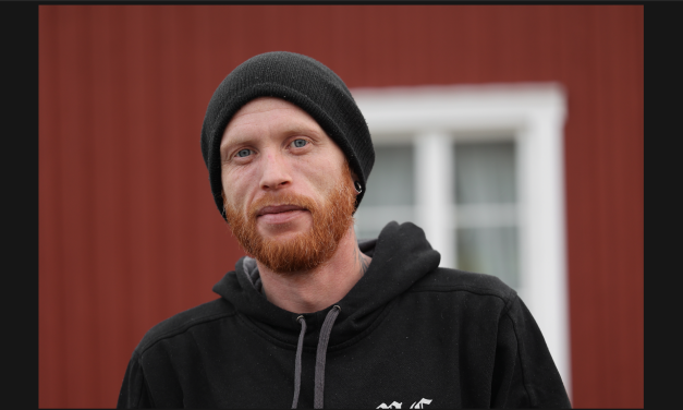 Roser skolen for å dyrke poteten: «Viktig å lære om det å berge seg selv»