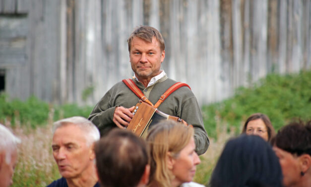 Feirer kvenenes dag i Grovfjord