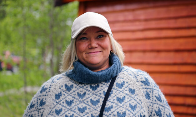 Naukkarinen slo flere fluer i ett smekk