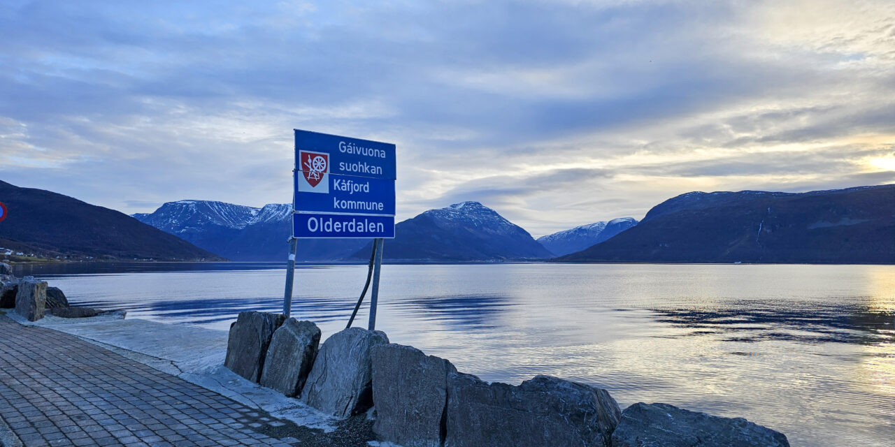 Det tok sin tid — men nå kommer skiltene