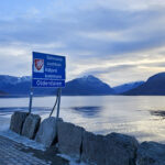 Det tok sin tid — men nå kommer skiltene