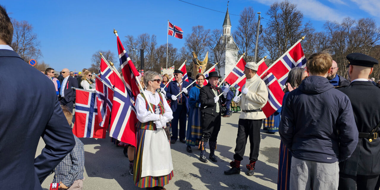 Slik feirer Helga og Hilde 17. mai