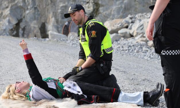 På barrikadene for Repovuono