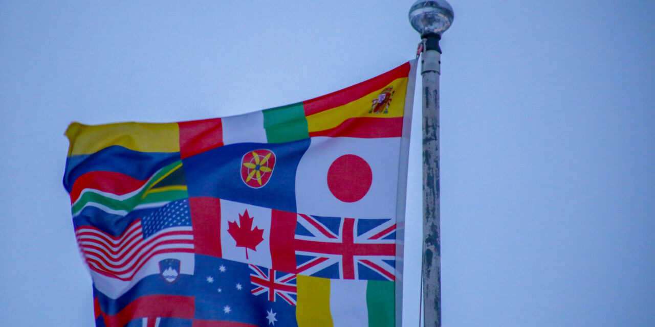 Ryddet plass til kvenflagget