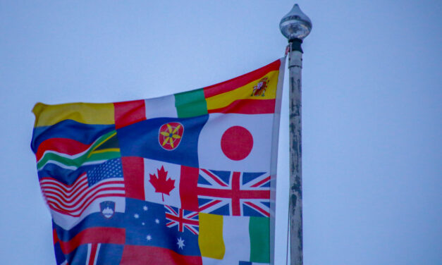 Ryddet plass til kvenflagget