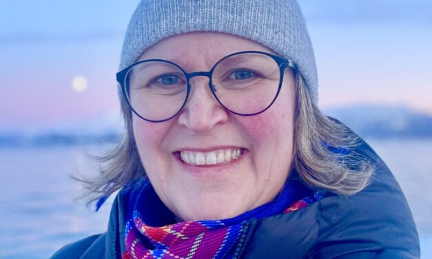 – Farger er terapi for meg