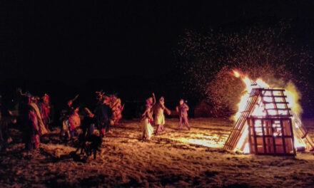 Er julebukker, nuuttipukit og nyttårsnisser beslektet?