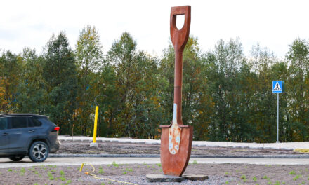 Ruijan Radio: Stor valgspenning og høyreist jentekven-statue