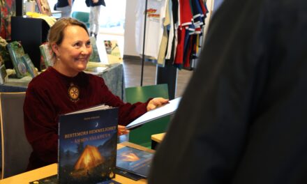 Debutbok får varm mottakelse: – Må snart tenke på nytt opplag