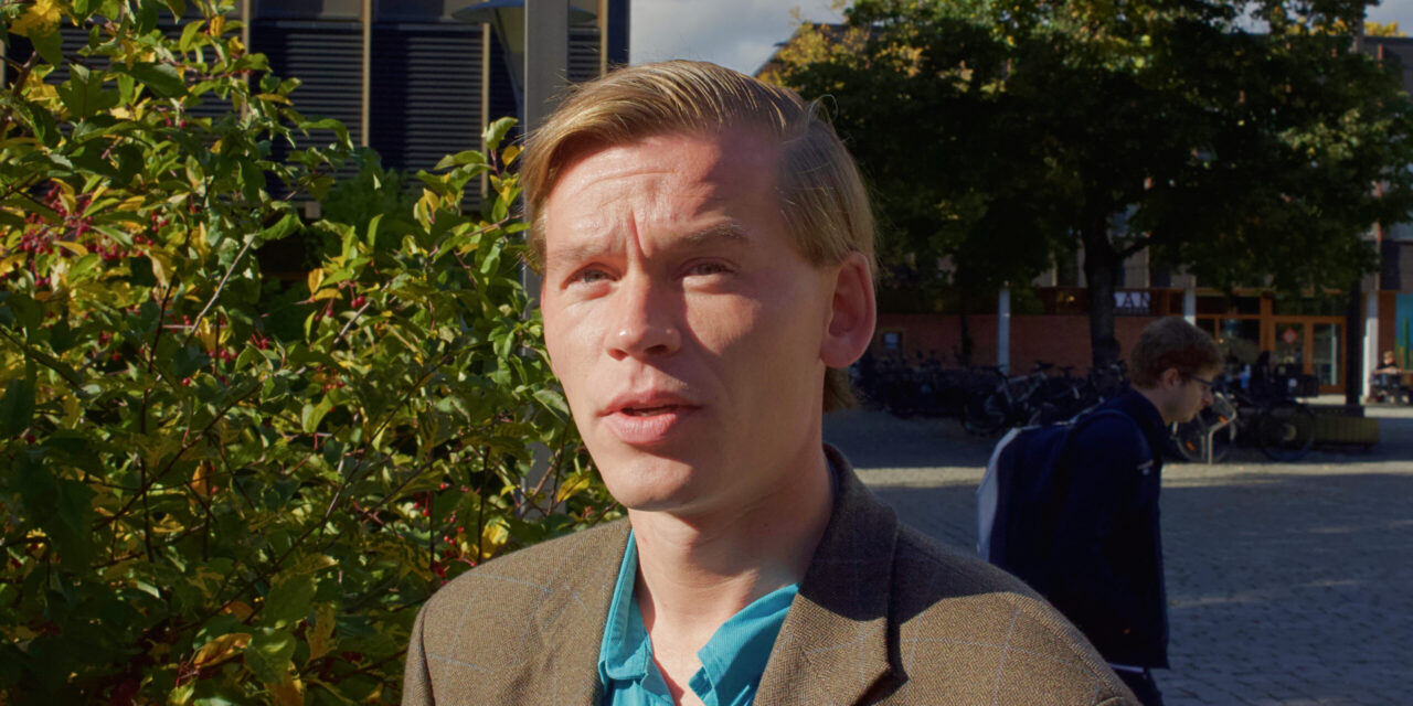 Servitøren som vil krydre norsk litteratur med nordnorsk humor